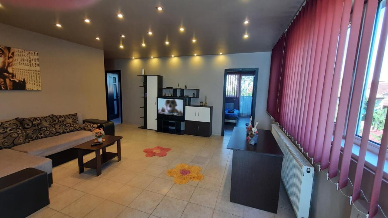בוקרשט Spacious, Modern Condo In New Villa - Sleeps 6 מראה חיצוני תמונה