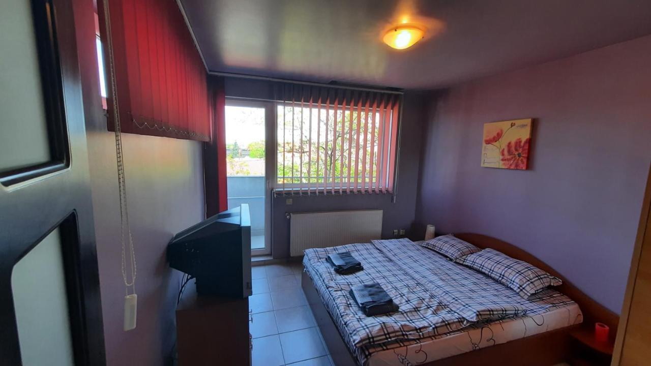 בוקרשט Spacious, Modern Condo In New Villa - Sleeps 6 מראה חיצוני תמונה
