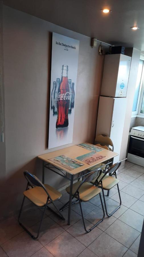 בוקרשט Spacious, Modern Condo In New Villa - Sleeps 6 מראה חיצוני תמונה